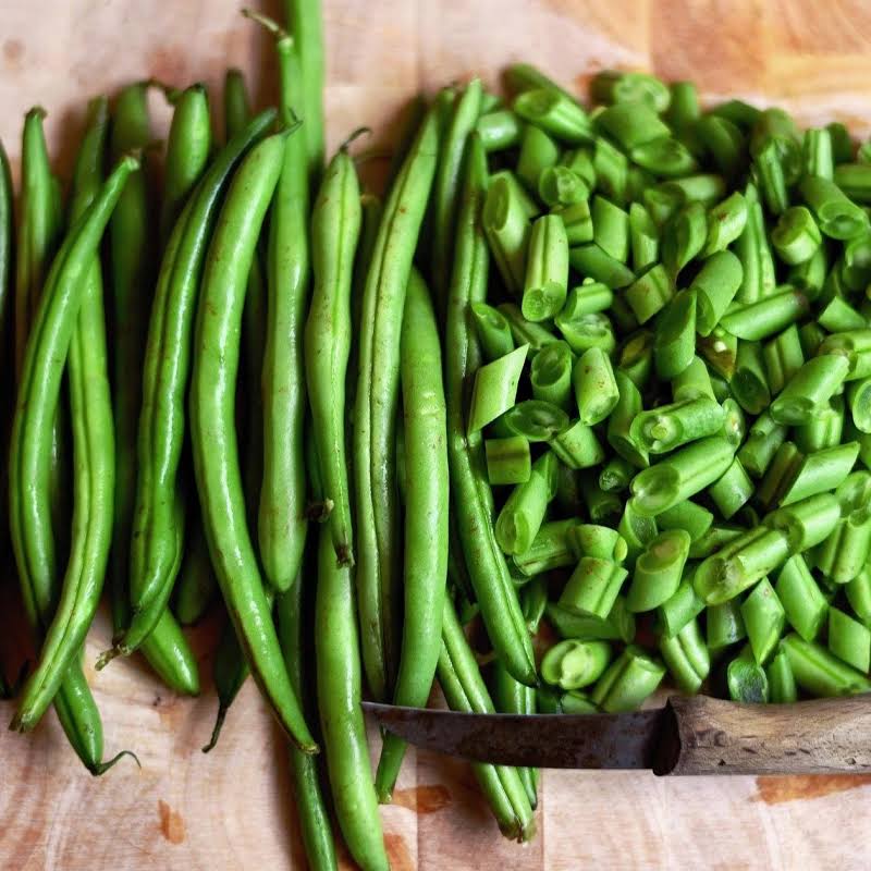 ORGANIC GREEN OR YELLOW BEANS INVERMERE AVAILABLE/ CRANBROOK AUG 18